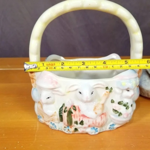 Vintage Bunny Handled Ceramic Basket - Picture 6 of 8